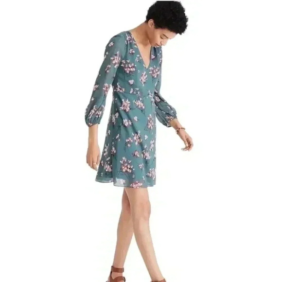 Madewell Marguerite Dress in Butterfly Garden Print - Picture 4 of 13